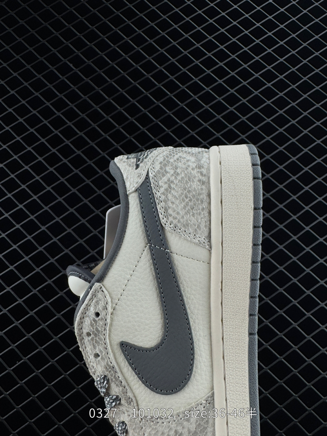 Travis Scott x Air Jordan 1 ” Reverse Mocha “